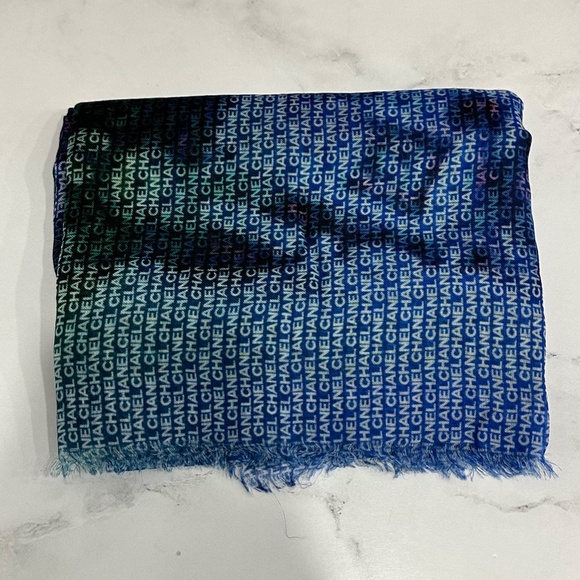 CHANEL SCARF BLUE - Picture 1 of 7